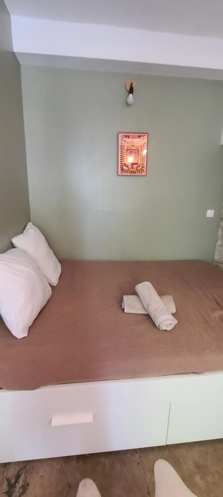 Studio Au Coeur Historique De Montpellier, 2 Personnes Et Wifi Luaran gambar