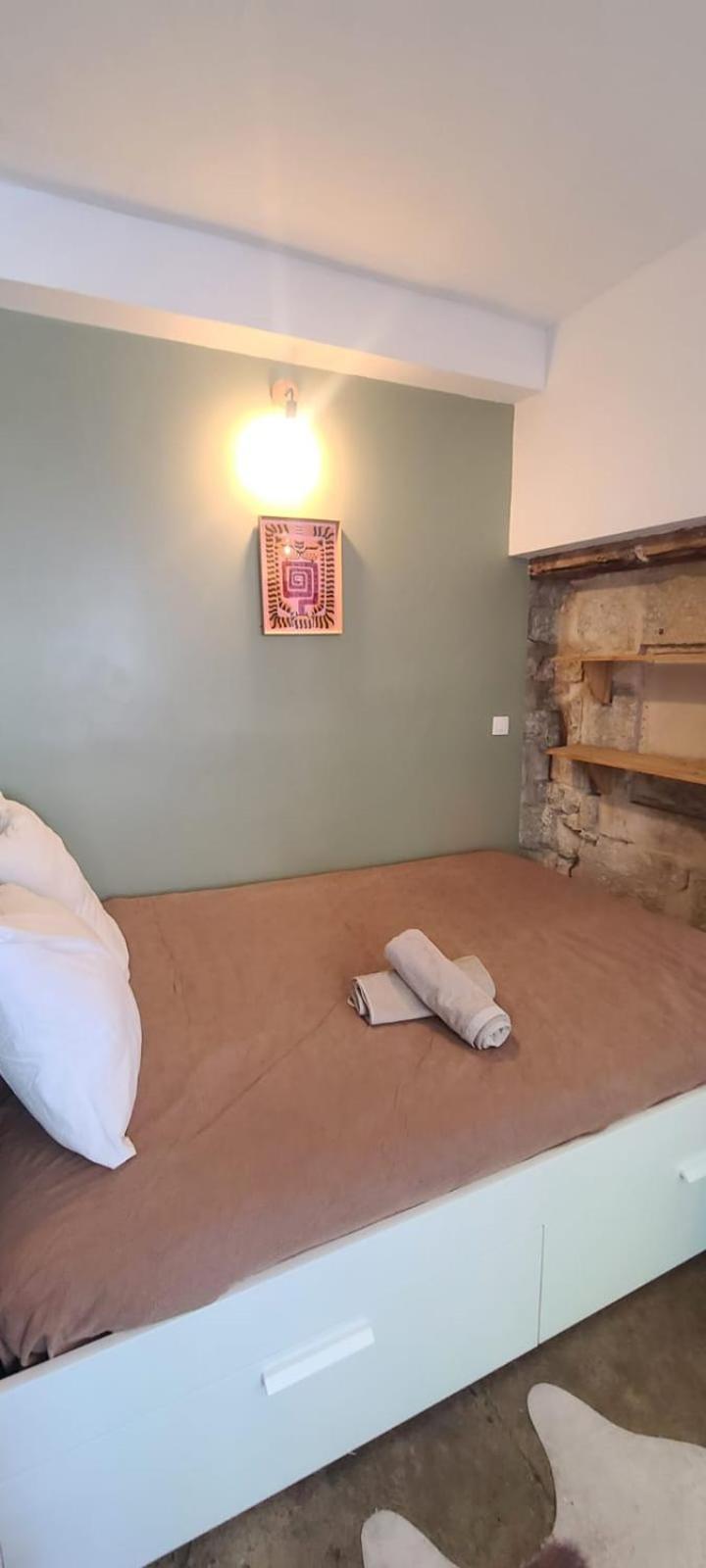 Studio Au Coeur Historique De Montpellier, 2 Personnes Et Wifi Luaran gambar