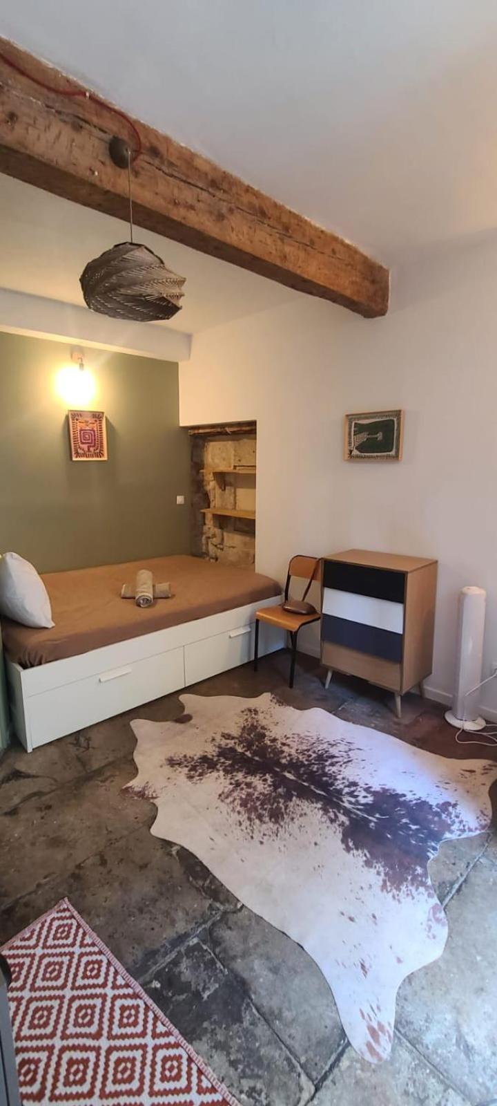 Studio Au Coeur Historique De Montpellier, 2 Personnes Et Wifi Luaran gambar