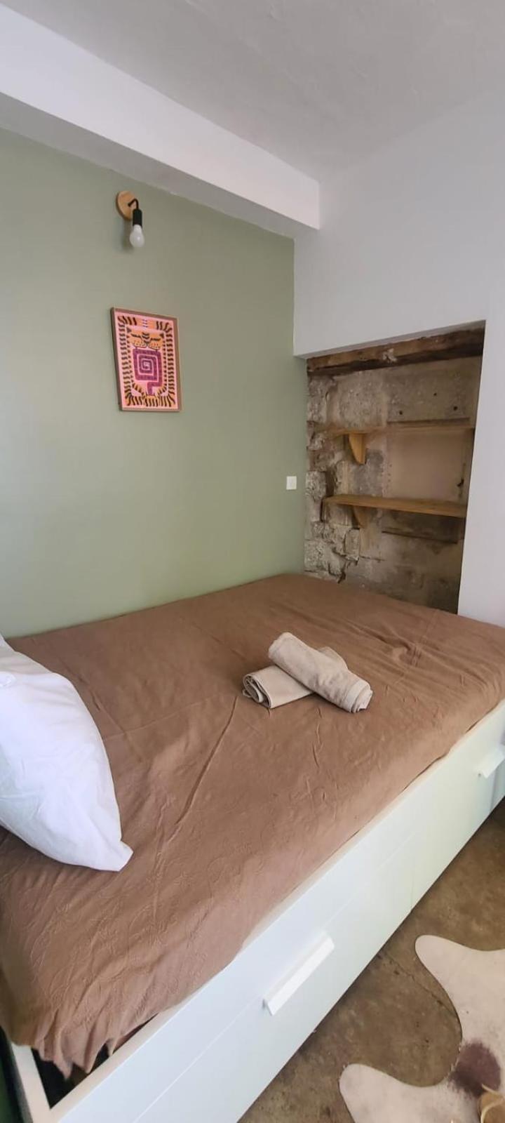 Studio Au Coeur Historique De Montpellier, 2 Personnes Et Wifi Luaran gambar