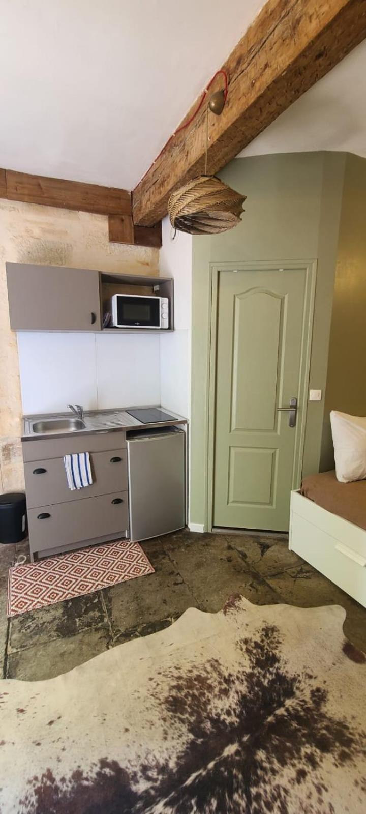Studio Au Coeur Historique De Montpellier, 2 Personnes Et Wifi Luaran gambar