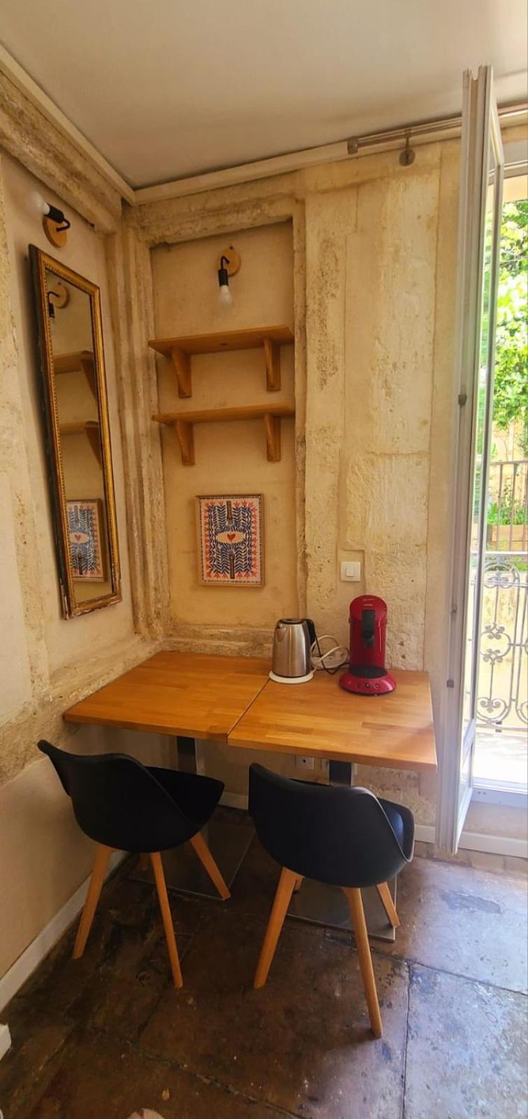Studio Au Coeur Historique De Montpellier, 2 Personnes Et Wifi Luaran gambar