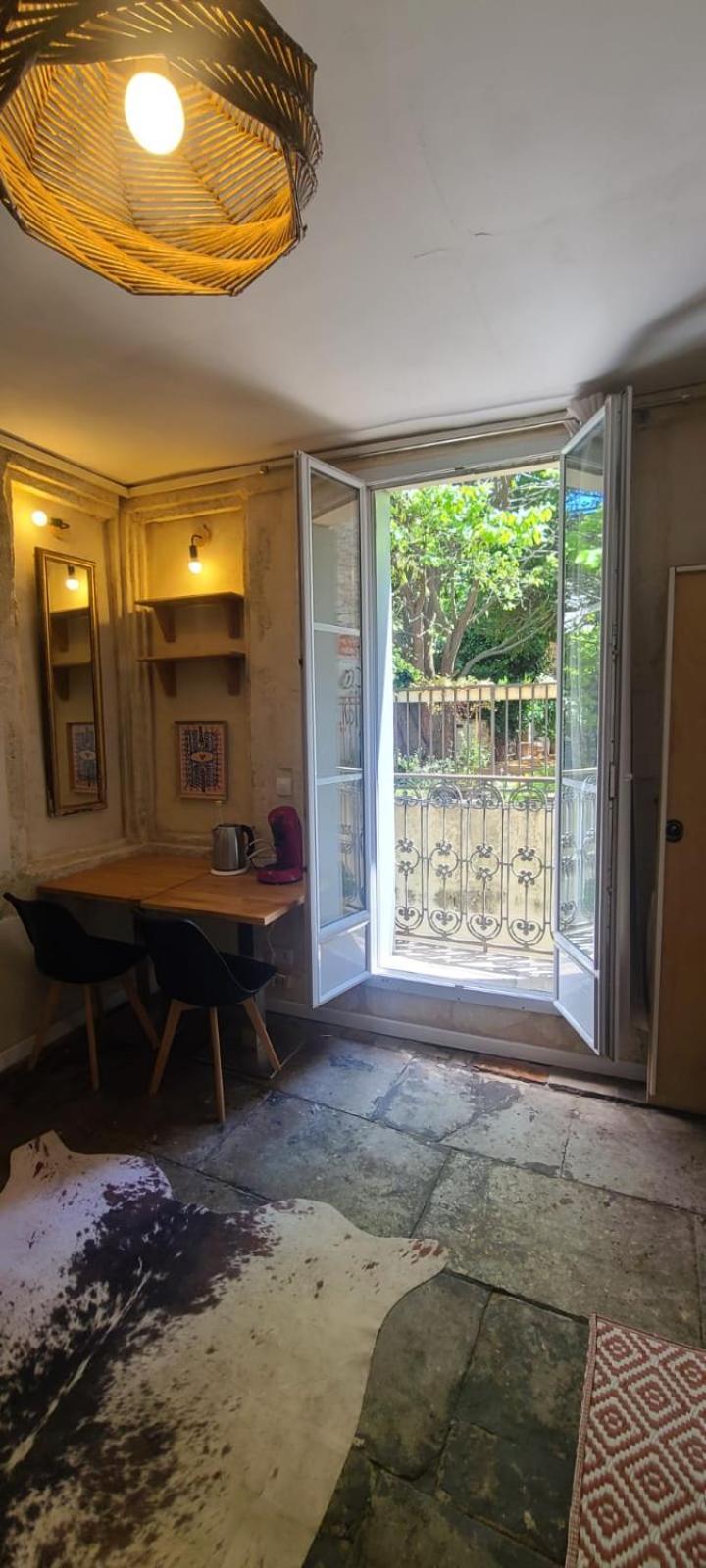 Studio Au Coeur Historique De Montpellier, 2 Personnes Et Wifi Luaran gambar